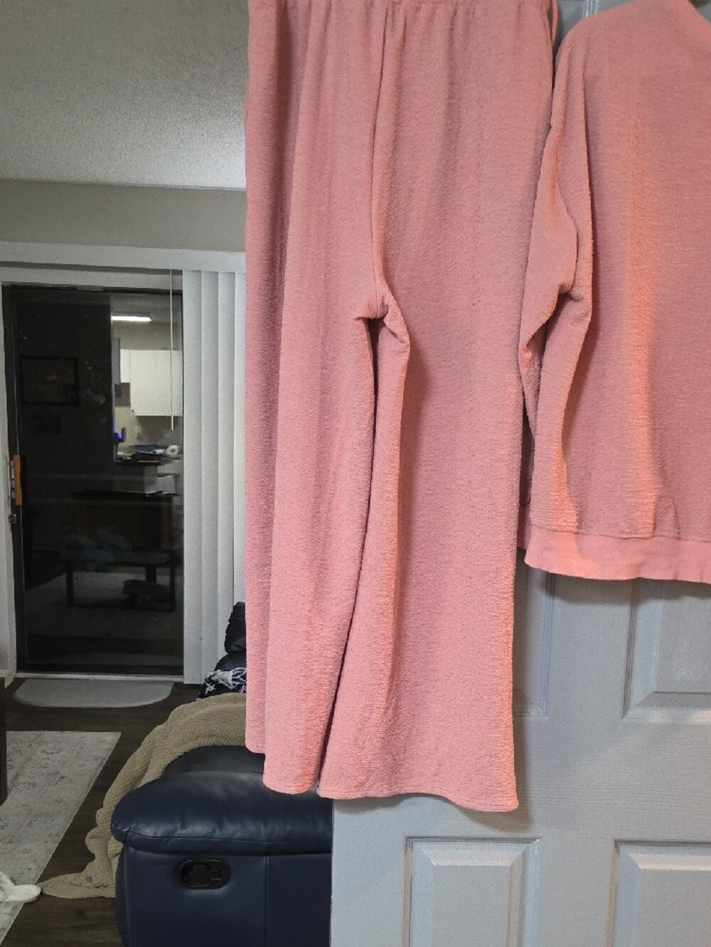 Ribbed knit loungewear set, two-piece matching top and wide-leg pants - Picture 5 of 5